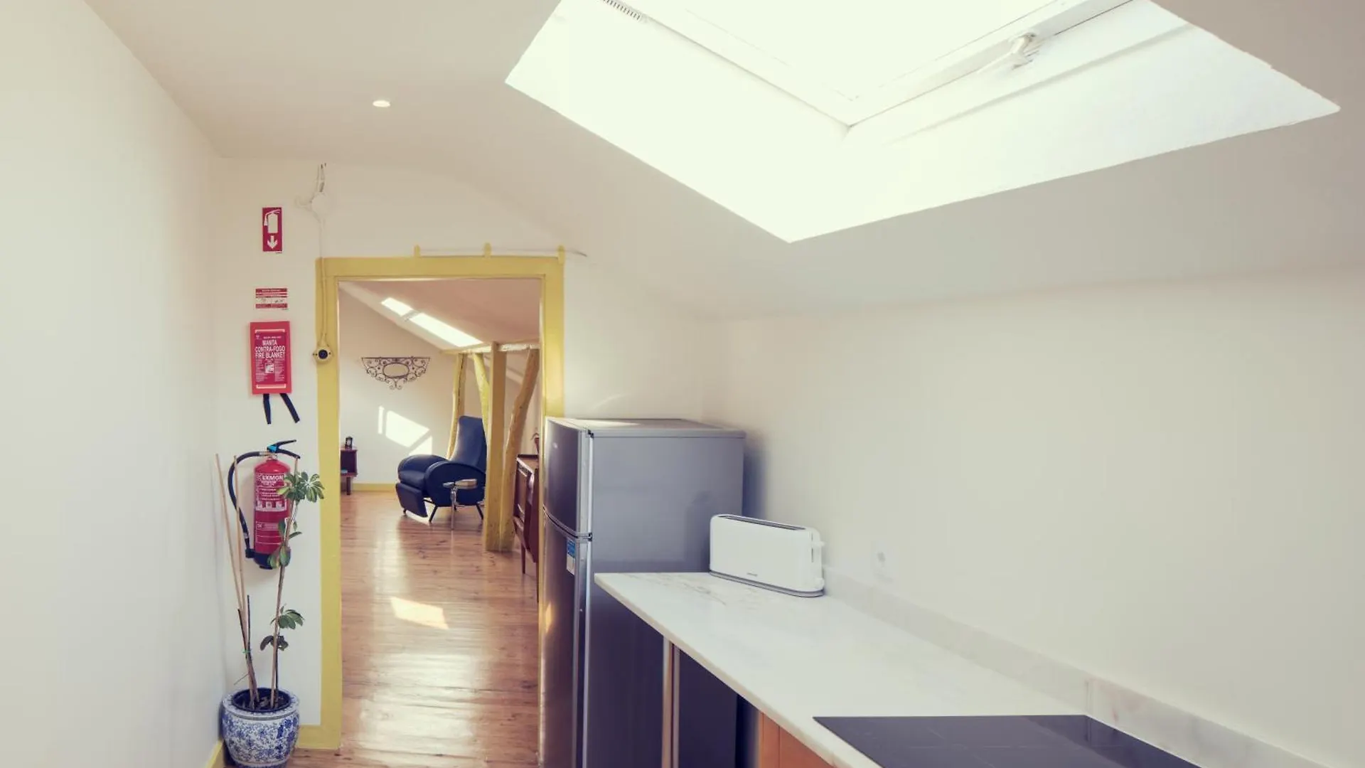 Guest house Lisbon Calling Rooms & Studio