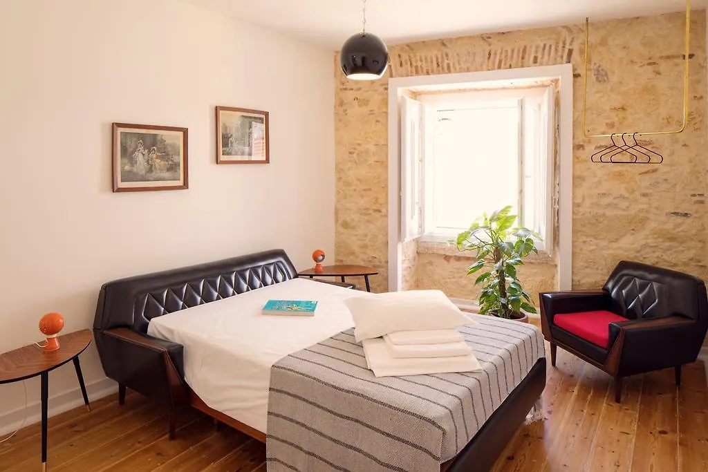 Lisbon Calling Rooms & Studio 3*,  Португалия